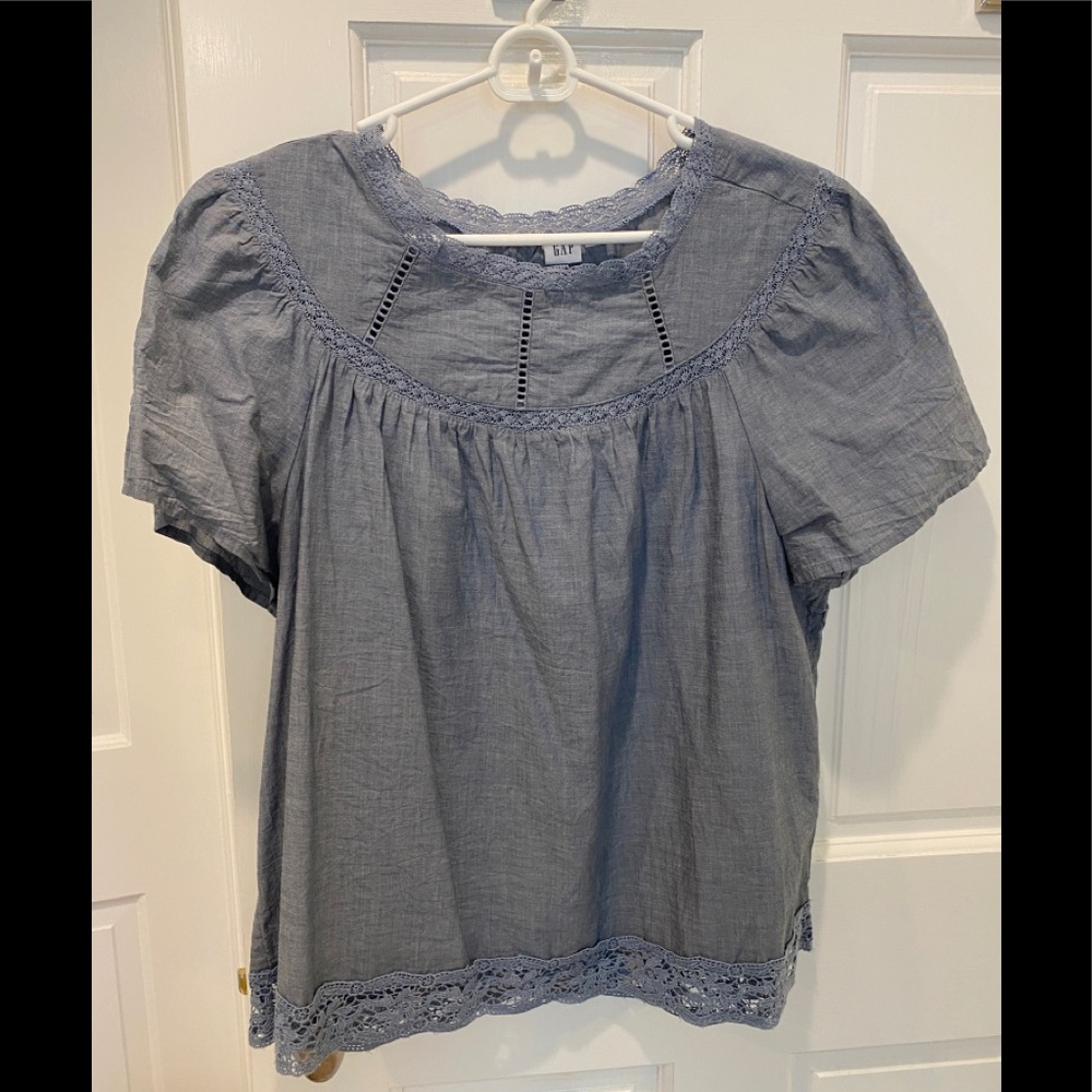 Gap chambray shirt sleeve blouse. Like new.